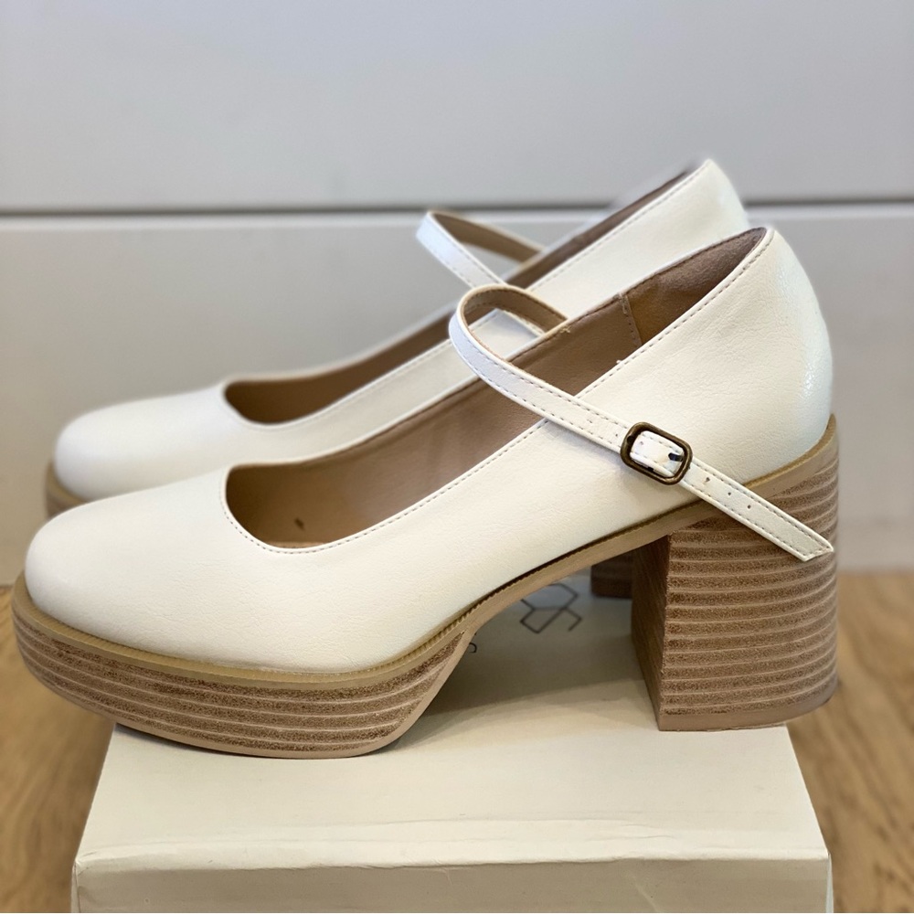 Oasis Society Jennifer Platform Heels